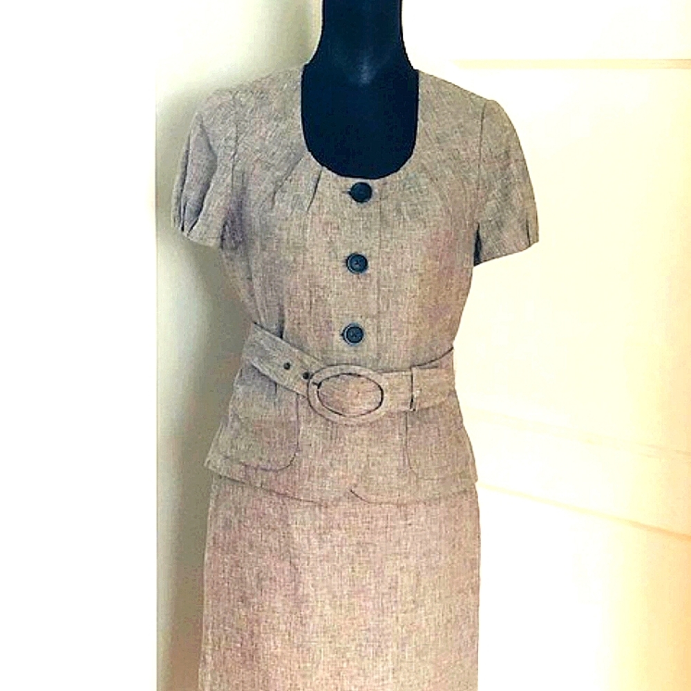 Banana Republic means business